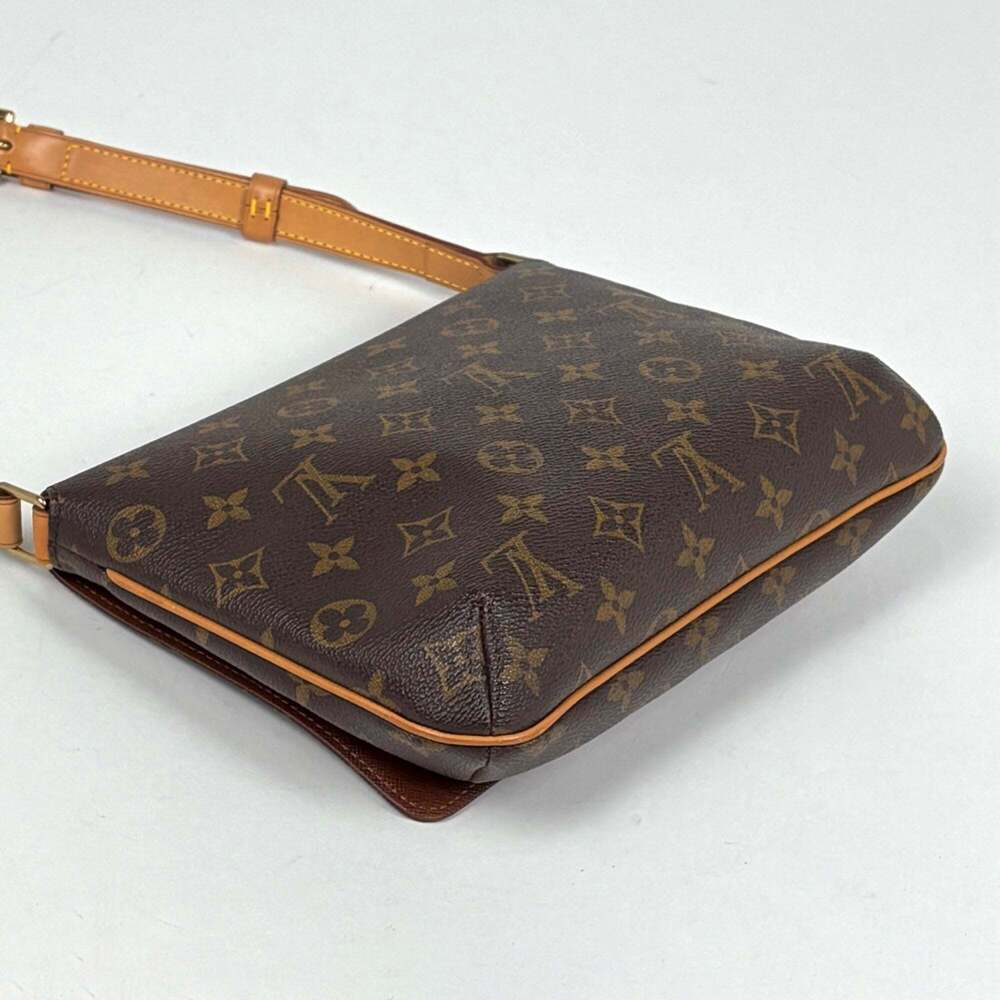 LOUIS VUITTON Authentic Brown Monogram Shoulder Bag - Picture 2 of 7
